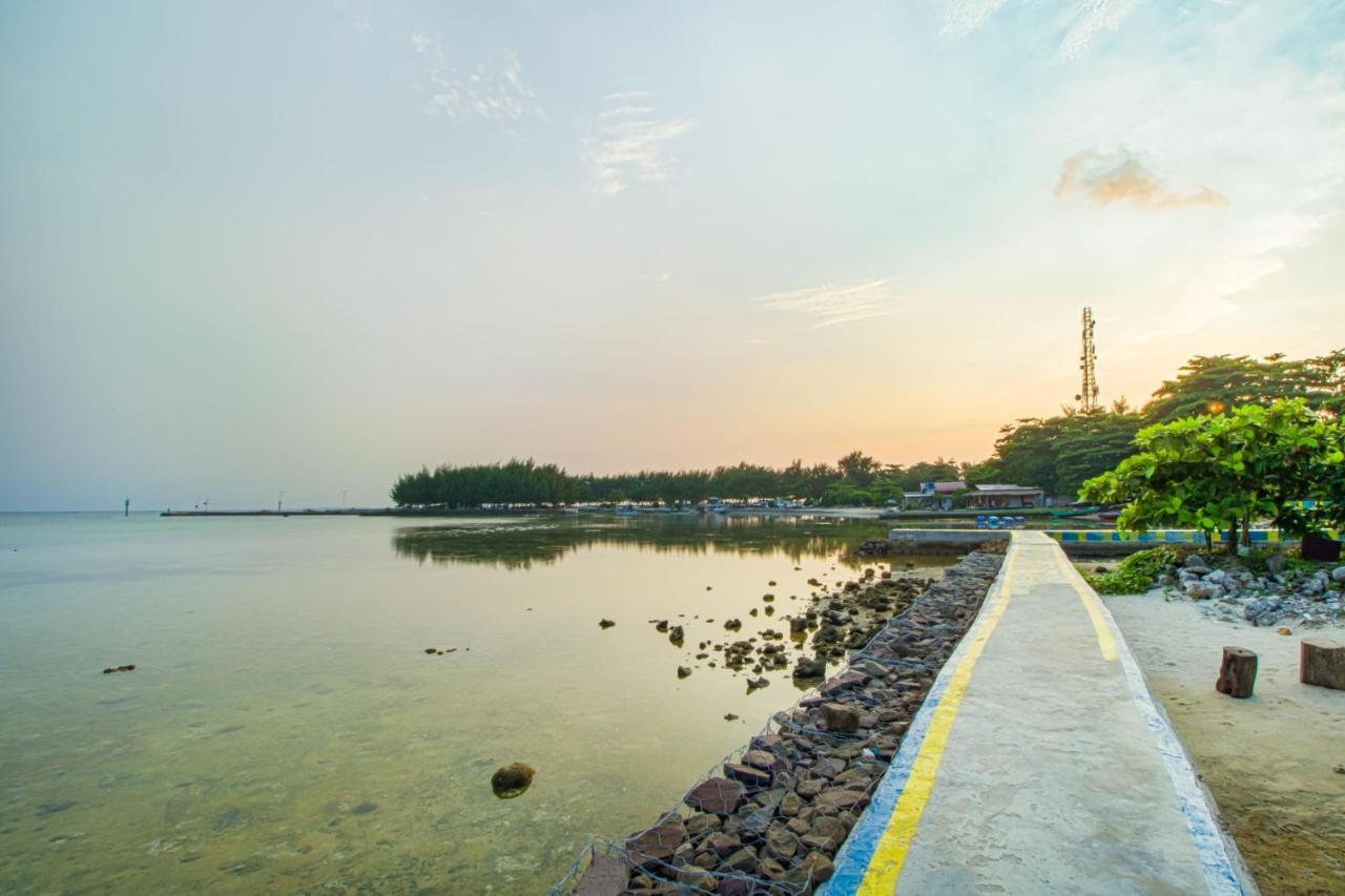 Guerilla Dive Lodge Pulau Pari Jakarta Exterior foto